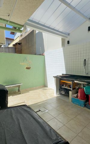 Casa à venda com 167m², 4 quartos e 4 vagas Casa à venda com 167m², 4 quartos e 4 vagasÁrea de Serviço