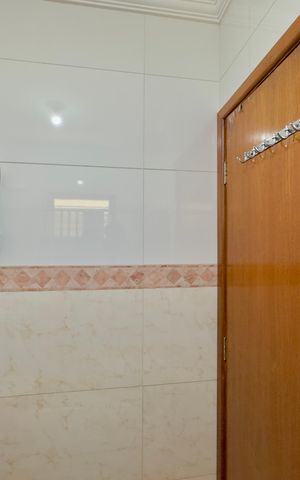 Casa à venda com 167m², 4 quartos e 4 vagas Casa à venda com 167m², 4 quartos e 4 vagasBanheiro da Suíte 1