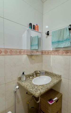 Casa à venda com 167m², 4 quartos e 4 vagas Casa à venda com 167m², 4 quartos e 4 vagasBanheiro da Suíte 1