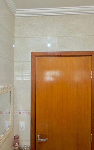 Casa à venda com 167m², 4 quartos e 4 vagas Casa à venda com 167m², 4 quartos e 4 vagasLavabo