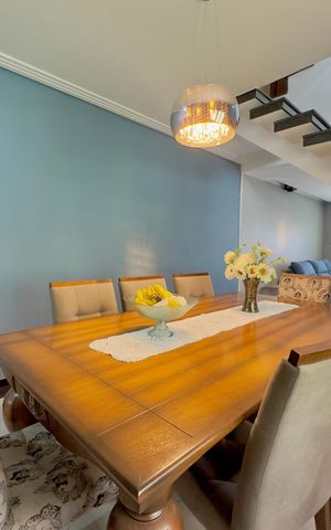 Casa à venda com 167m², 4 quartos e 4 vagas Casa à venda com 167m², 4 quartos e 4 vagasSala de Jantar