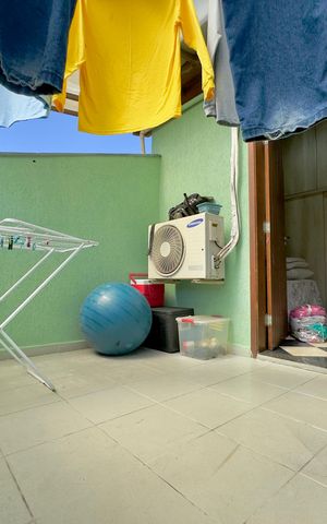 Casa à venda com 167m², 4 quartos e 4 vagas Casa à venda com 167m², 4 quartos e 4 vagasVaranda do quarto