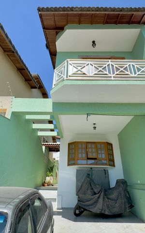 Casa à venda com 167m², 4 quartos e 4 vagas Casa à venda com 167m², 4 quartos e 4 vagasGaragem