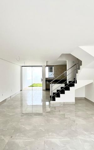 Casa à venda com 160m², 3 quartos e 2 vagas Casa à venda com 160m², 3 quartos e 2 vagasSala