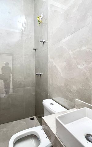 Casa à venda com 160m², 3 quartos e 2 vagas Casa à venda com 160m², 3 quartos e 2 vagasBanheiro da Suíte