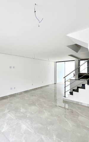 Casa à venda com 160m², 3 quartos e 2 vagas Casa à venda com 160m², 3 quartos e 2 vagasSala