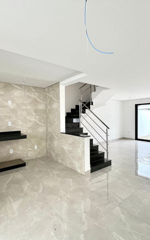 Casa à venda com 160m², 3 quartos e 2 vagas Casa à venda com 160m², 3 quartos e 2 vagasCozinha