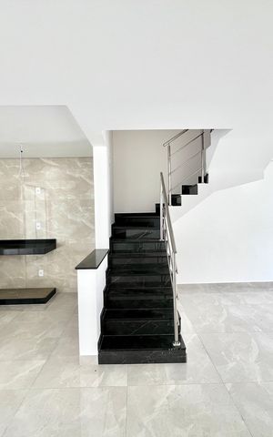 Casa à venda com 160m², 3 quartos e 2 vagas Casa à venda com 160m², 3 quartos e 2 vagasSala