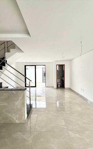 Casa à venda com 160m², 3 quartos e 2 vagas Casa à venda com 160m², 3 quartos e 2 vagasSala