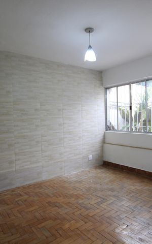 Casa à venda com 243m², 3 quartos e 2 vagasSala
