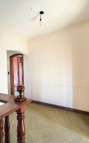 Casa para alugar com 491m², 5 quartos e 8 vagas Casa para alugar com 491m², 5 quartos e 8 vagasEscada/ Hall para os Quartos