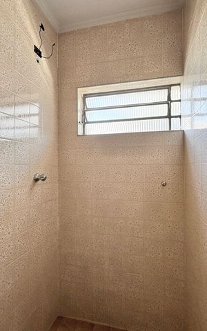 Casa para alugar com 491m², 5 quartos e 8 vagas Casa para alugar com 491m², 5 quartos e 8 vagasBanheiro de serviço