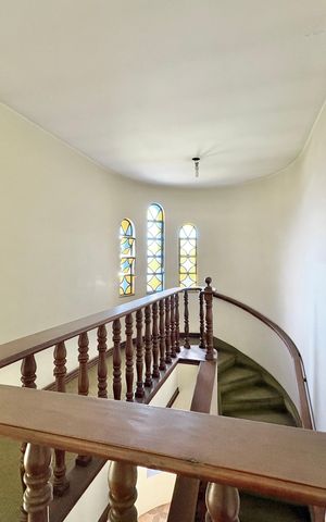 Casa para alugar com 491m², 5 quartos e 8 vagas Casa para alugar com 491m², 5 quartos e 8 vagasEscada/ Hall para os Quartos