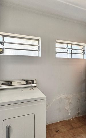 Casa para alugar com 491m², 5 quartos e 8 vagas Casa para alugar com 491m², 5 quartos e 8 vagasQuarto de Serviço