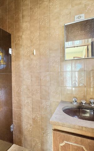 Casa para alugar com 491m², 5 quartos e 8 vagas Casa para alugar com 491m², 5 quartos e 8 vagasBanheiro da Suíte 1