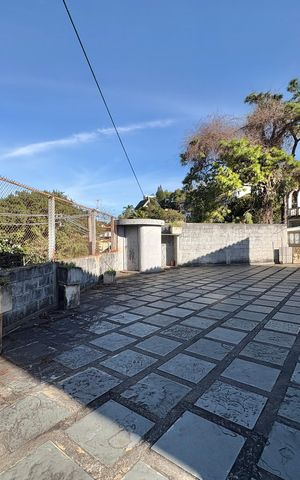 Casa para alugar com 491m², 5 quartos e 8 vagas Casa para alugar com 491m², 5 quartos e 8 vagasGaragem