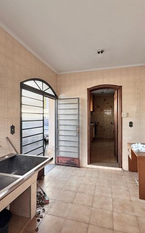 Casa para alugar com 491m², 5 quartos e 8 vagas Casa para alugar com 491m², 5 quartos e 8 vagasÁrea de Serviço