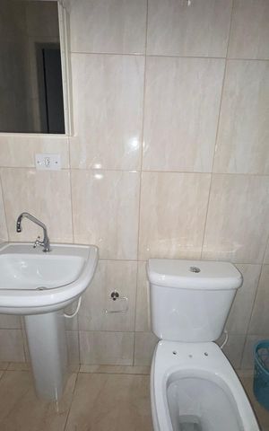 Casa à venda com 80m², 2 quartos e 2 vagasBanheiro da Suíte
