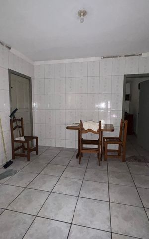 Casa à venda com 80m², 2 quartos e 2 vagasCozinha