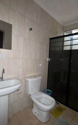 Casa à venda com 80m², 2 quartos e 2 vagasBanheiro da Suíte