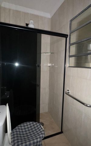 Casa à venda com 80m², 2 quartos e 2 vagasBanheiro 1