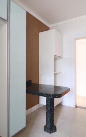 Apartamento para alugar com 89m², 2 quartos e 2 vagasCozinha