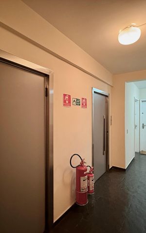 Apartamento à venda com 80m², 2 quartos e 1 vaga Apartamento à venda com 80m², 2 quartos e 1 vagaHall Apartamento
