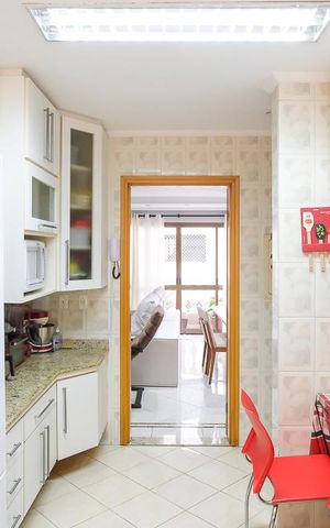 Apartamento à venda com 135m², 4 quartos e 3 vagasCozinha