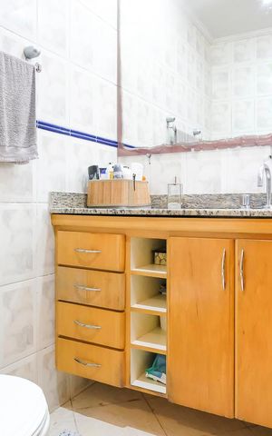 Apartamento à venda com 135m², 4 quartos e 3 vagasBanheiro da suíte