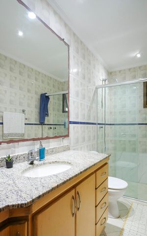 Apartamento à venda com 135m², 4 quartos e 3 vagasBanheiro