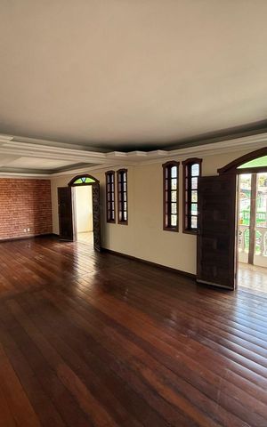 Casa para alugar com 200m², 3 quartos e 2 vagas Casa para alugar com 200m², 3 quartos e 2 vagasSala