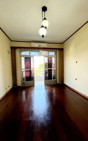 Apartamento à venda com 110m², 3 quartos e 2 vagas Apartamento à venda com 110m², 3 quartos e 2 vagasSala