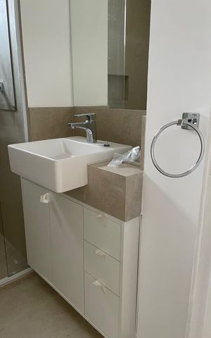 Apartamento à venda com 57m², 2 quartos e 1 vaga Apartamento à venda com 57m², 2 quartos e 1 vagaBanheiro