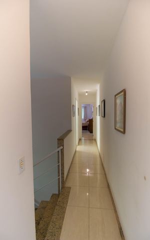 Casa de condomínio para alugar com 280m², 5 quartos e 2 vagas