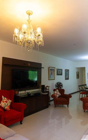 Casa de condomínio para alugar com 280m², 5 quartos e 2 vagas