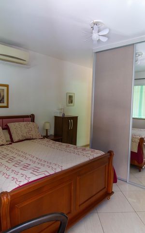 Casa de condomínio para alugar com 280m², 5 quartos e 2 vagas