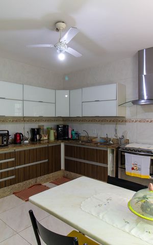 Casa de condomínio para alugar com 280m², 5 quartos e 2 vagas