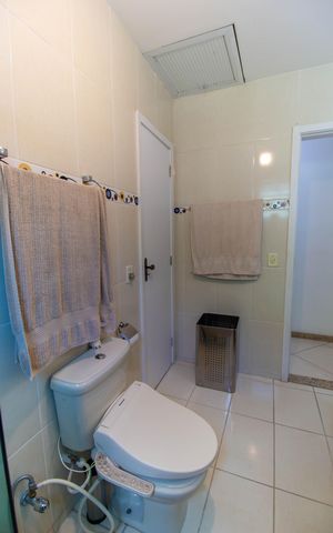 Casa de condomínio para alugar com 280m², 5 quartos e 2 vagas