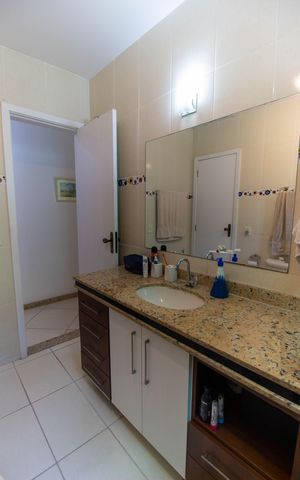 Casa de condomínio para alugar com 280m², 5 quartos e 2 vagas