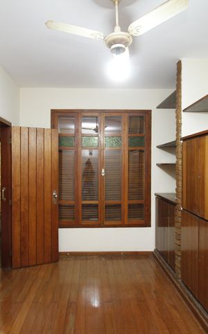 Casa para alugar com 390m², 5 quartos e 4 vagasQuarto 1