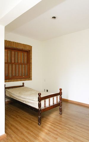 Casa para alugar com 390m², 5 quartos e 4 vagasSuíte