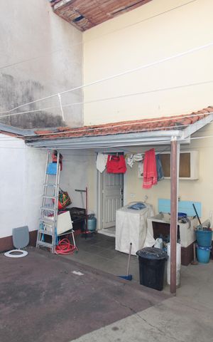 Casa à venda com 140m², 3 quartos e 2 vagasÁrea externa