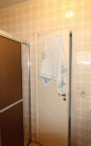 Casa à venda com 140m², 3 quartos e 2 vagasBanheiro