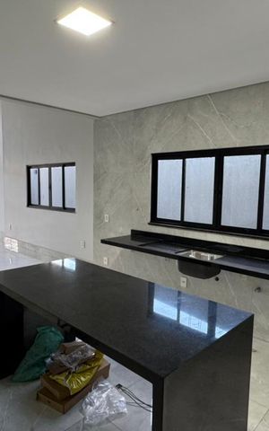 Casa à venda com 200m², 3 quartos e 2 vagasSala e cozinha 