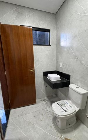 Casa à venda com 200m², 3 quartos e 2 vagasBanheiro 1