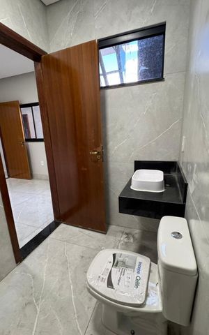 Casa à venda com 200m², 3 quartos e 2 vagasBanheiro 1