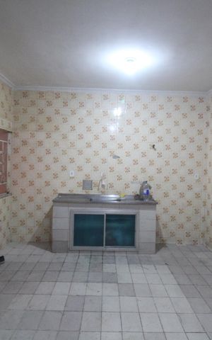 Casa para alugar com 100m², 2 quartos e 2 vagasCozinha