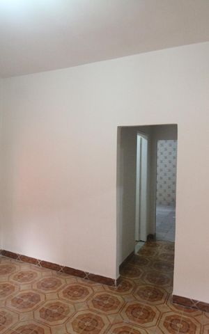 Casa para alugar com 100m², 2 quartos e 2 vagasSala