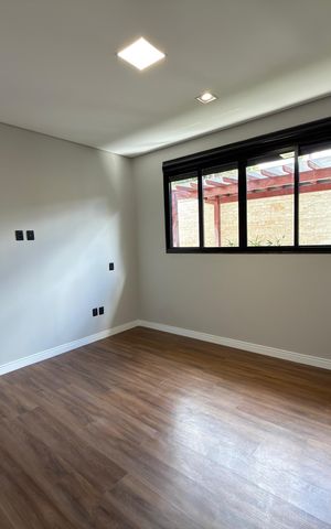 Casa de condomínio à venda com 248m², 3 quartos e 2 vagas Casa de condomínio à venda com 248m², 3 quartos e 2 vagasQuarto 02