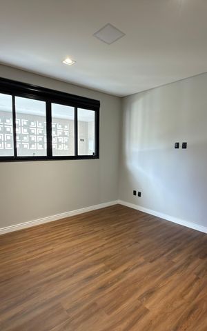 Casa de condomínio à venda com 248m², 3 quartos e 2 vagas Casa de condomínio à venda com 248m², 3 quartos e 2 vagasQuarto 1